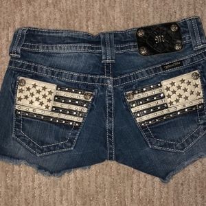 Miss Me Shorts Size 25